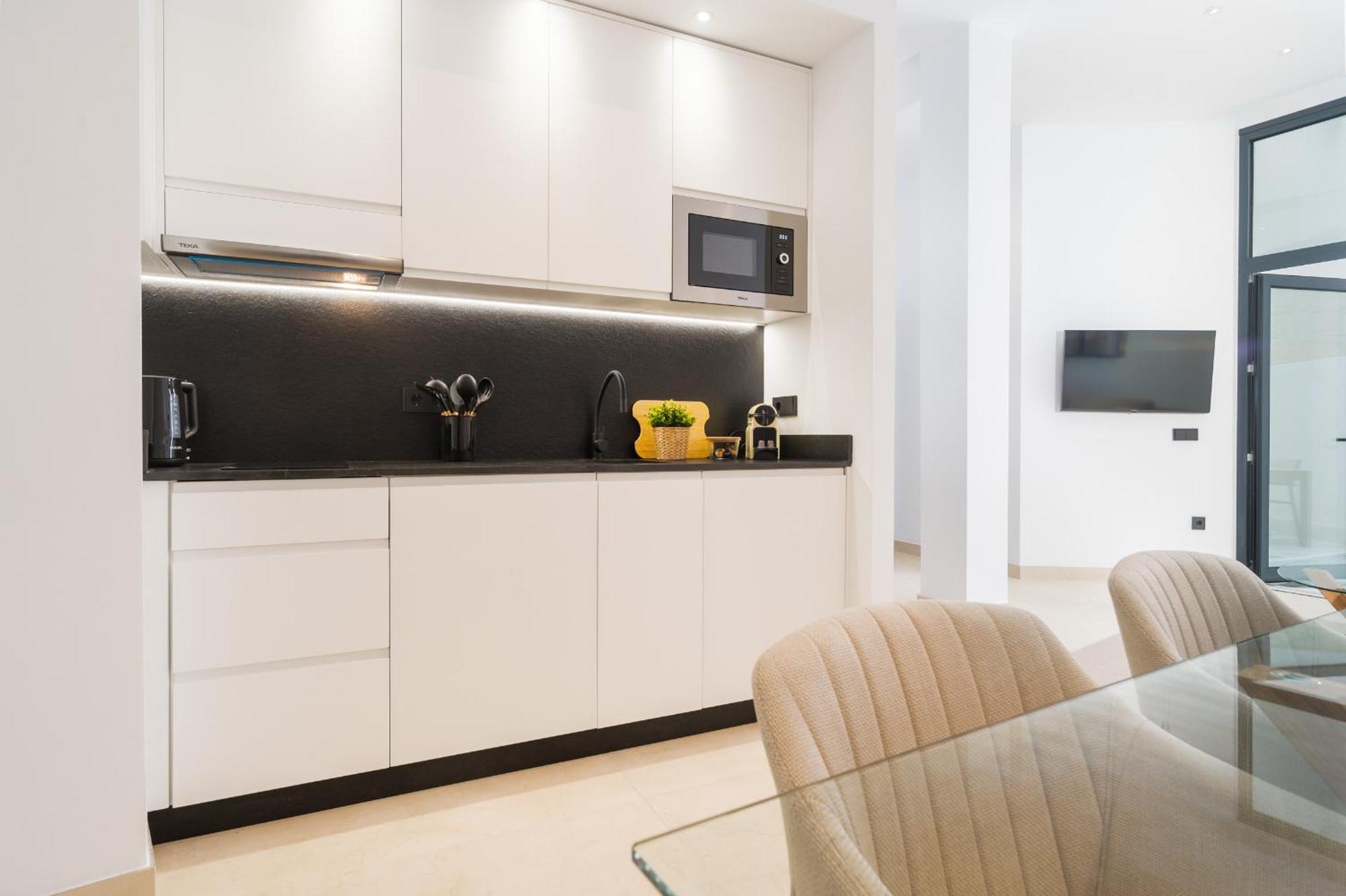 New Design Apartment - Private Patio - Gallos 2 Sevilla Buitenkant foto